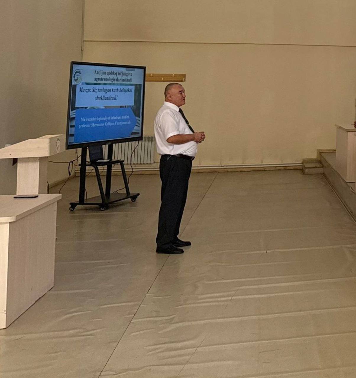 ANDIJON QISHLOQ XOʻJALIGI INSTITUTIDA YOSHLAR UCHUN «TADBIRKORLIKKA ILK QADAM» TRENINGI OʻTKAZILDI
