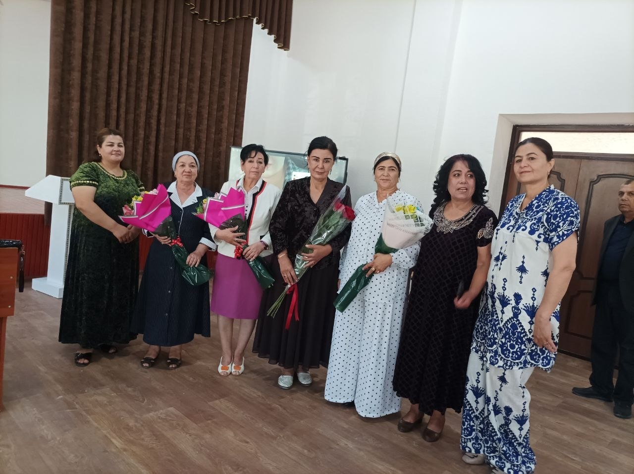Kasbga yoʻl koʻrsatgan ustozlarga ehtirom!
